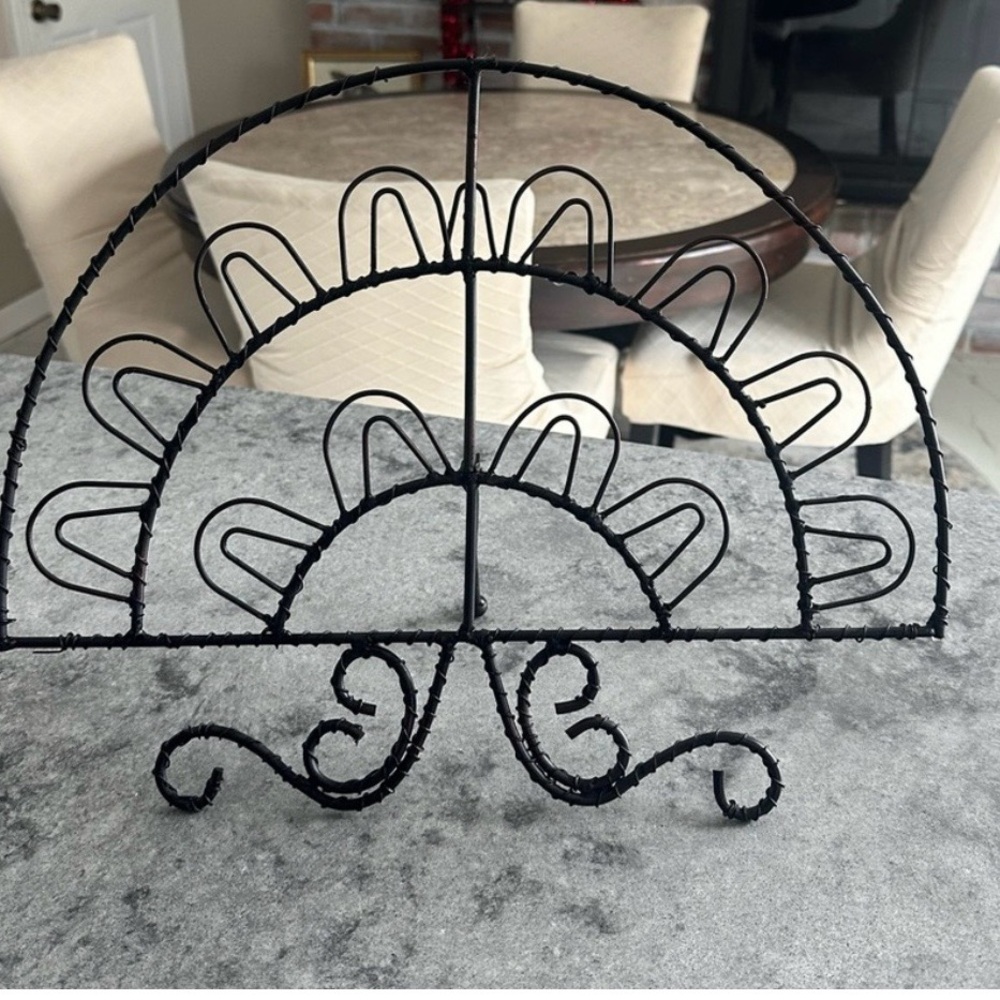Vintage Fan Shaped Black Metal Photo Tree Holiday Card Display Stand 17" x 14"